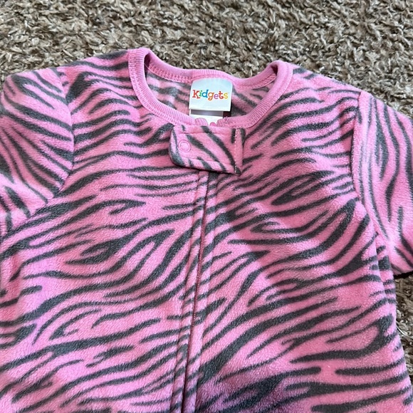 18 month fleece onesie sleeper - Picture 3 of 3